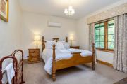 Top Angaston