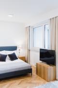 LuxLux Apartments Silver Dove