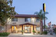 Super 8 by Wyndham SelmaFresno Area