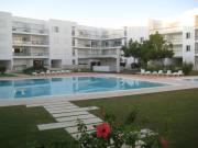 Homey Luxury Apartment, Direct access to pool, Close to beach & town with AC