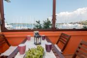 Harbour-Apartment with sea view and parking spot