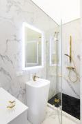 Golden Fish New Apartment Old Town