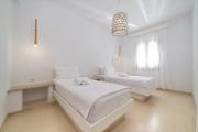 Top Sitia