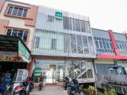 RedDoorz near Terminal Batu Ampar