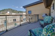 Spacious Dtwn Estes Park Loft Condo 4 Mi to RMNP