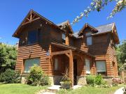 Casa familiar en barrio tranquilo.