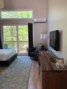 Top Dahlonega