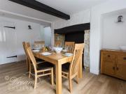 Top Burton Bradstock