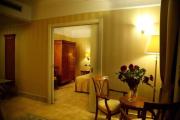 Top San Leone