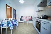 holidaycasa Sebastiano - Grazioso bilocale a 150 mt dal mare