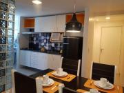 Lindo AP em andar alto, vista para o mar e mesmo andar da piscina