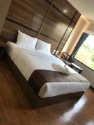 Top Hat Yai