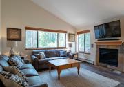 Park Forest Moose Pad Townhome: Hot Tub, On Shuttle Route
