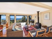 Narrow Neck Views - Peaceful 4 Bedroom Home with Stunning Views!