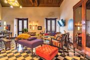 Casa San Pedro - Exclusive 3BR Colonial Apt in Centro Historico by Huespedia