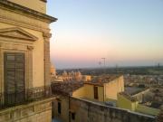Top Noto