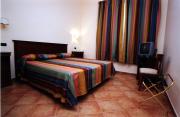 Top San Leone