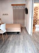 Fully renovated small & cosy studio