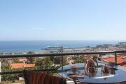 Stylish apartment with balcony and amazing views over Funchal and the sea