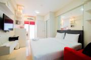 Nice Studio at 12th Floor Green Pramuka City Apartment By Travelio