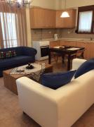 Mary-Anns Deluxe Apartment , 5km from PEREA