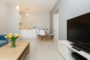 Apartament Swietojanska przy Nabrzezu by Renters