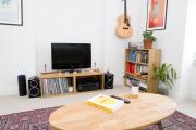 Bright 2 bedroom Apt - Great location - Free Parking Bright 2 bedroom Apt - Great location - Free Parking