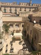 Top Noto