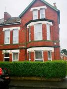 SPACIOUS 2 BEDROOM apartment with FREE PARKING - JCT 27 Cardiff side of Newport