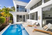 Stunning Views, Private Pool Near Hastings St