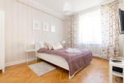 Chmielna Central Warsaw Apartment by BookingHost