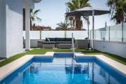 Luxurious 5* VILLA - 300M2 - private HEATED pool - garage - WiFi