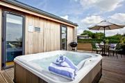 Perry Lodge, Strawberryfield Park - Hot Tub - Free Parking & WiFi