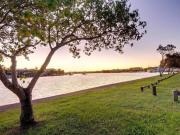 Mariner Cove 1 - Luxurious 2 BR on River by beach