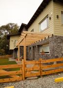 Aiksh Estudio H-3 Pax, parrilla y estacionamiento