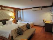 Top Hat Yai