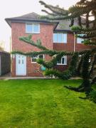 Glenbrae House 3 bedrooms near Nantwich with countryside views on private driveway