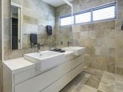 Go with the flow, Noosa Sound