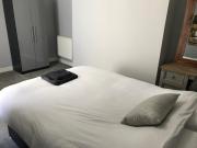 Studio Flat with Parking near City Centre