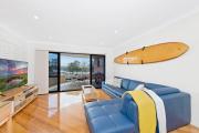 Adrift at Dolphin Cove Apt 5 - riverfront modern