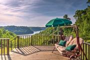Cozy Dale Hollow Lake Cabin with Deck and Creek Views!