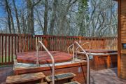 Cozy Driggs Condo with Hot Tub and Ski Shuttle Service