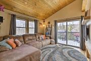 10 Mi to Ski Condo with Mtn Views in Silverthorne