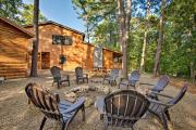 Cabin with Hot Tub and Grill - 6 Mi to Broken Bow Lake