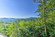 Hiawassee Home with Views Less Than 1 Mi to Lake Chatuge