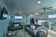 Less Than 1 Mi to Surfside Beach Open-Concept Cottage
