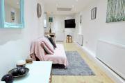 Affordable & Modern 2 Bedroom Apartment Greenwich