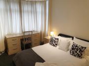 South Shields Hidden Gem Emerald Apartment sleeps 6 Guests