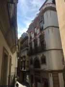 Cathedral Studio, Luxury studio in Cathedral area, Parking Optional