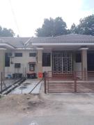 Top Tanah Merah
